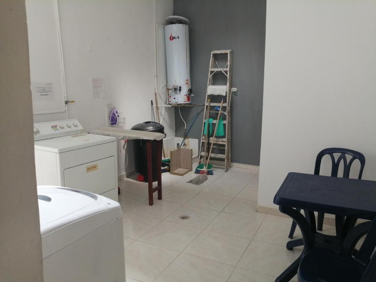 Hostal Komfort Medellín Buitenkant foto