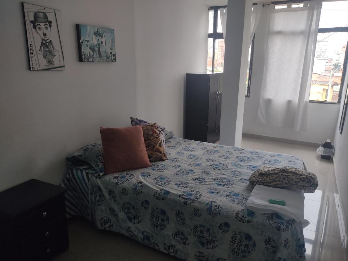 Hostal Komfort Medellín Buitenkant foto