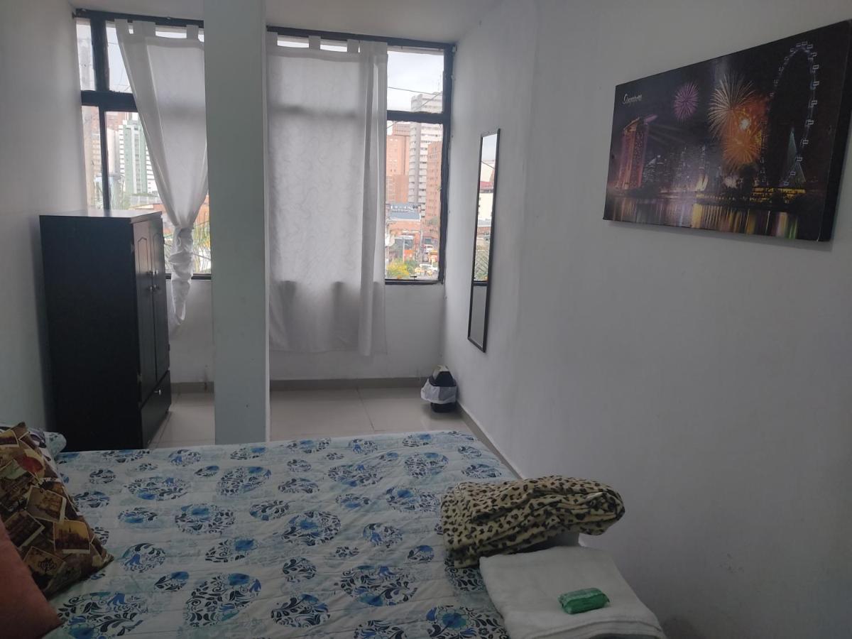 Hostal Komfort Medellín Buitenkant foto