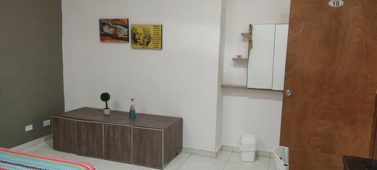 Hostal Komfort Medellín Buitenkant foto