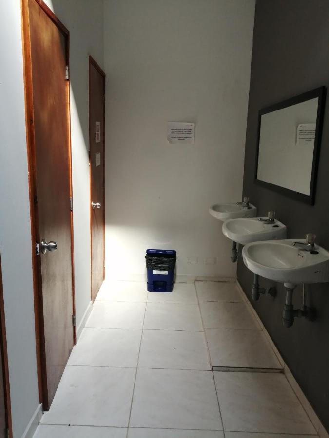 Hostal Komfort Medellín Buitenkant foto