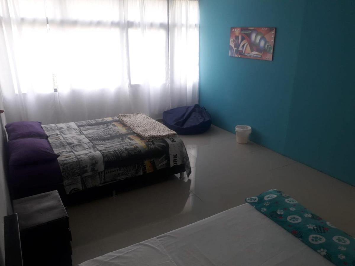 Hostal Komfort Medellín Buitenkant foto