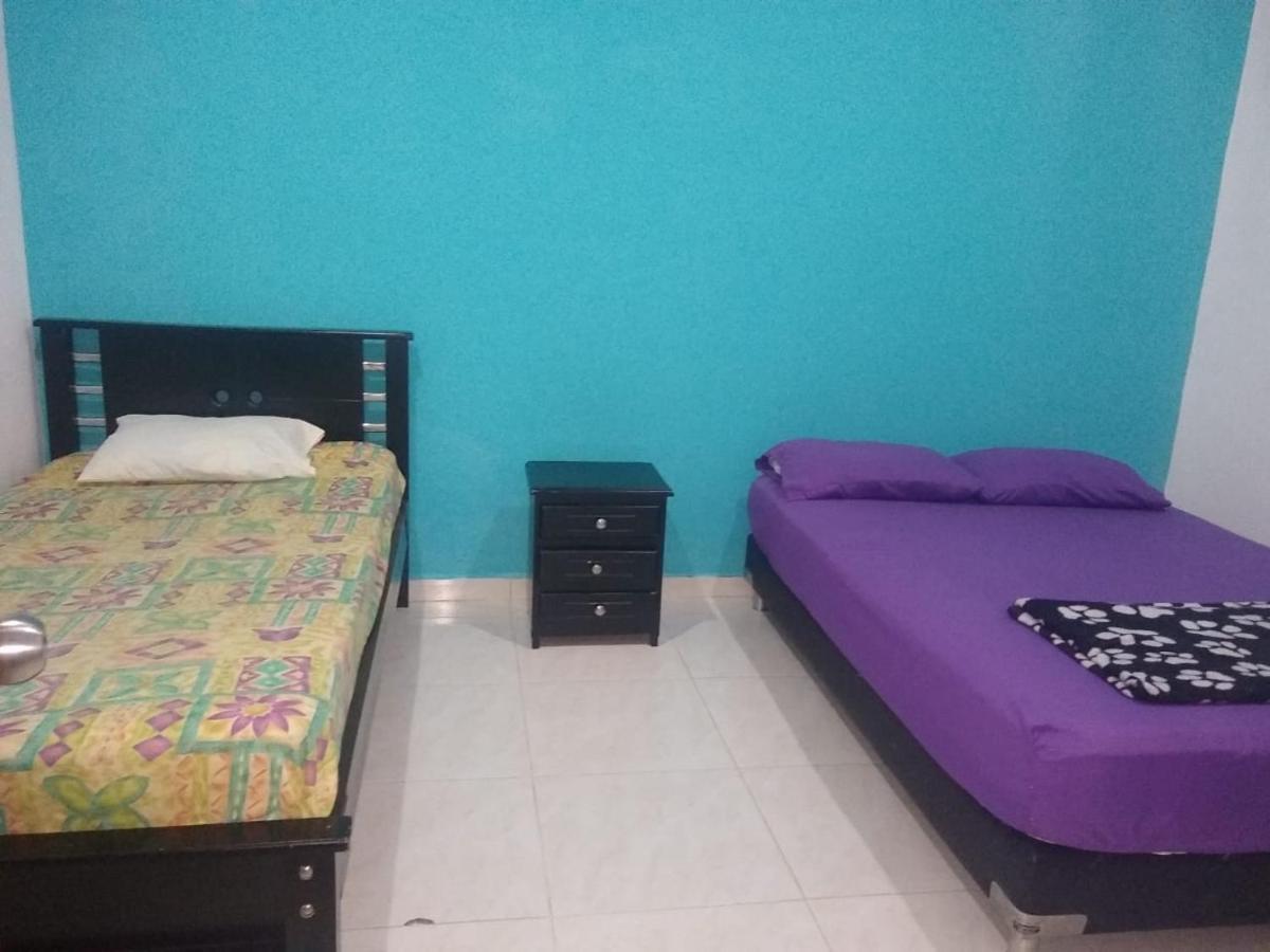 Hostal Komfort Medellín Buitenkant foto