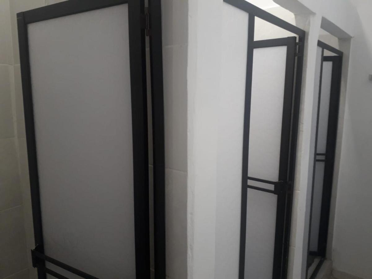 Hostal Komfort Medellín Buitenkant foto