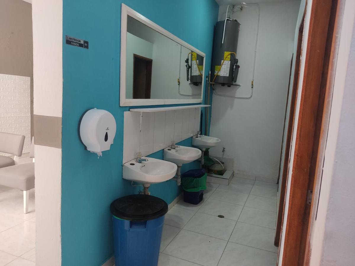 Hostal Komfort Medellín Buitenkant foto